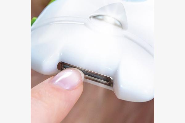 Gadgets d'Eve beauté Nouveau Coupe-ongle électrique - Très pratique et lime les ongles avec une finition soignée